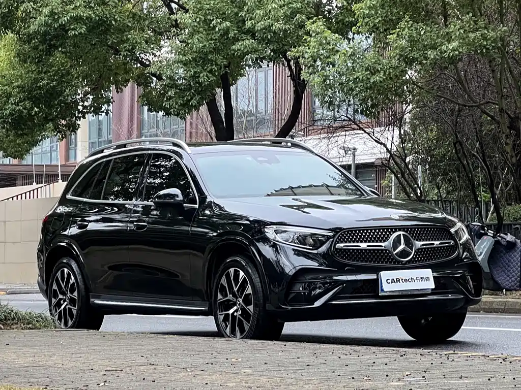 Mercedes-Benz Mercedes-Benz GLC 2023 GLC 260 L 4MATIC Dynamic Model 5-Seat 2025 - thumbnail 2