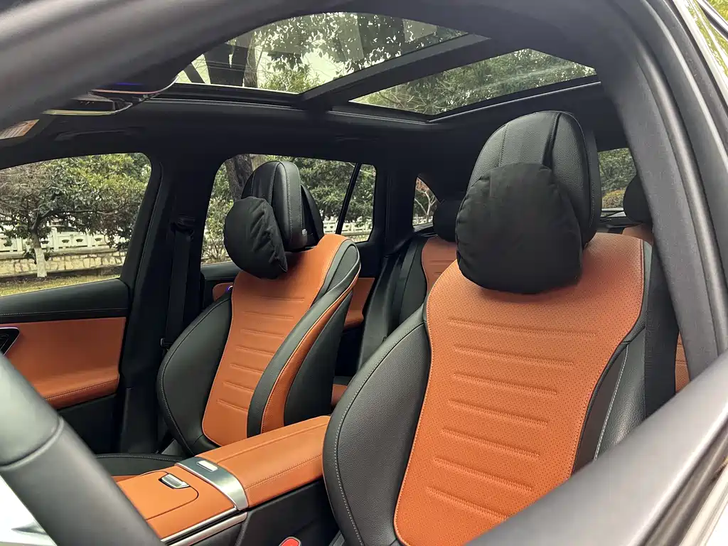 Mercedes-Benz Mercedes-Benz GLC 2023 GLC 260 L 4MATIC Dynamic Model 5-Seat 2025 - thumbnail 21