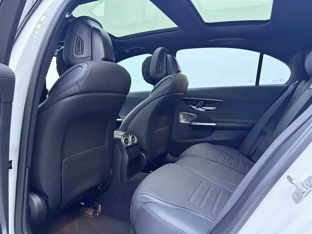 Mercedes-Benz Mercedes-Benz C-Class 2024 C 260 L Night Sport Edition 2024 - thumbnail 18