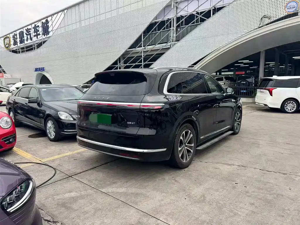 AITO Aito M7 2026 Extended-Range Ultra AWD 5-Seat (192-line LiDAR) 2025 - thumbnail 5