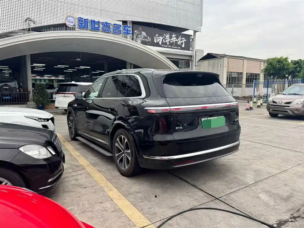 AITO Aito M7 2026 Extended-Range Ultra AWD 5-Seat (192-line LiDAR) 2025 - thumbnail 6