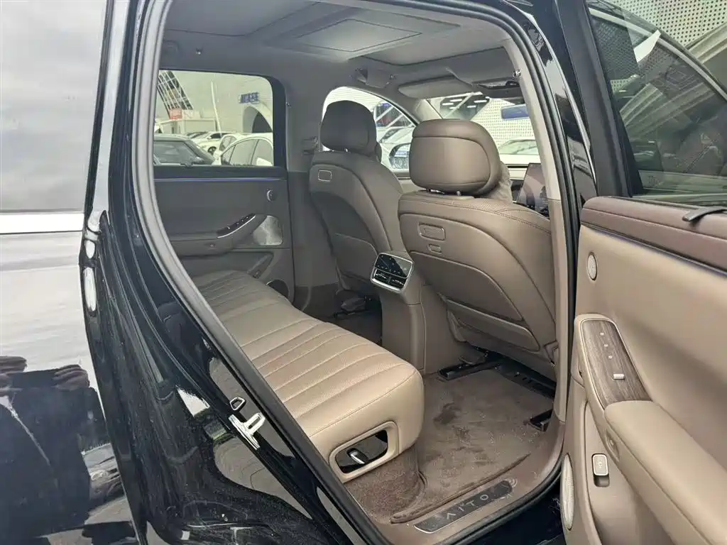 AITO Aito M7 2026 Extended-Range Ultra AWD 5-Seat (192-line LiDAR) 2025 - thumbnail 7