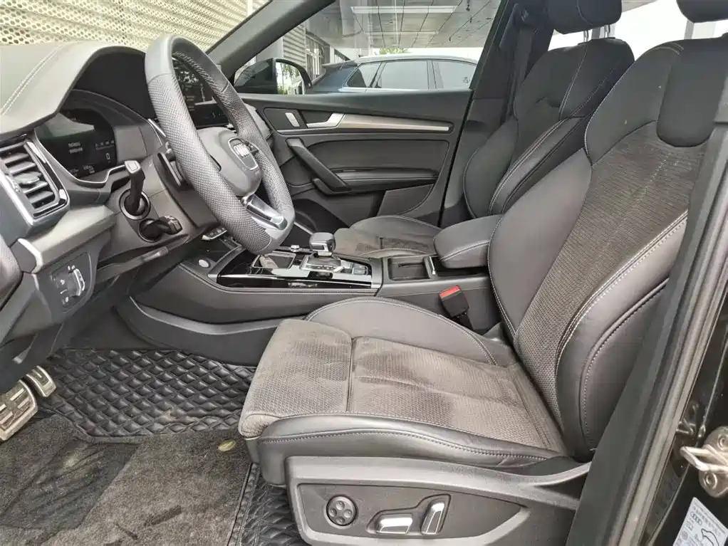 Audi Audi Q5L Sportback 2023 40 TFSI Luxury Edition 2023 - thumbnail 8