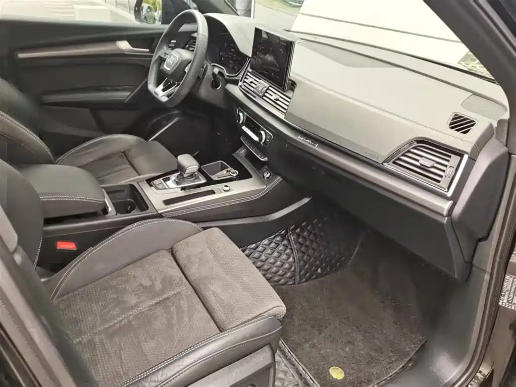Audi Audi Q5L Sportback 2023 40 TFSI Luxury Edition 2023 - thumbnail 10