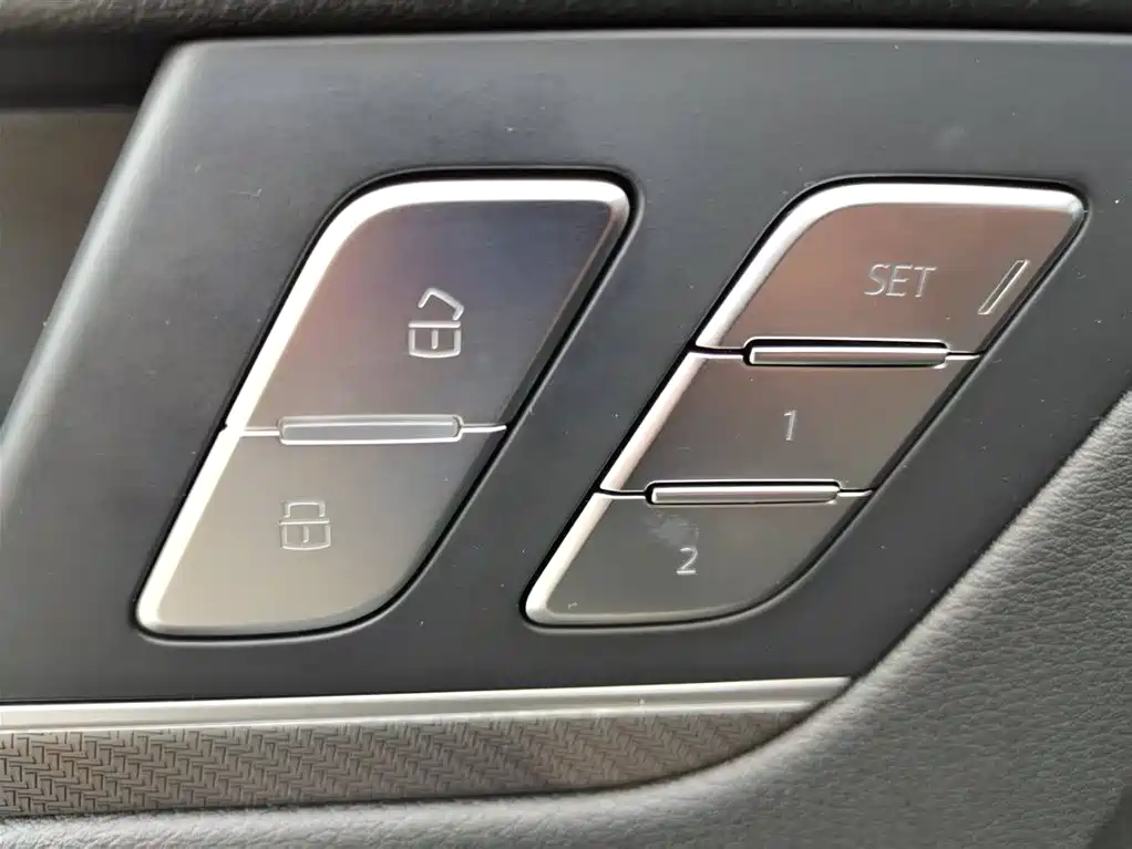 Audi Audi Q5L Sportback 2023 40 TFSI Luxury Edition 2023 - thumbnail 20