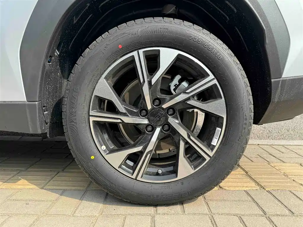 Geely Auto Geely Boyue L 2025 Model Year 4th Generation 1.5TD DCT Qicheng 2026 - thumbnail 4