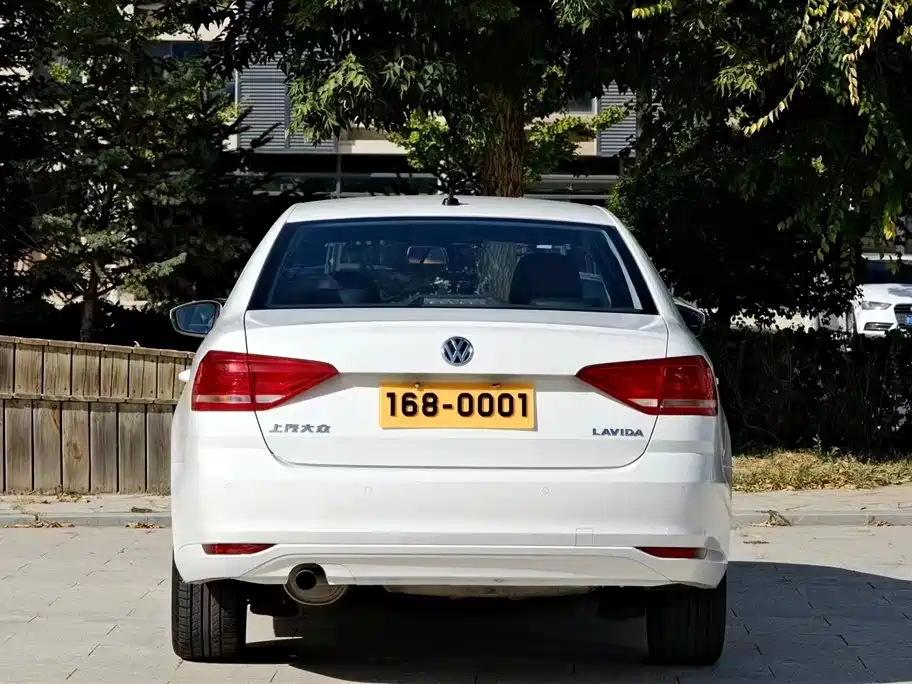 Volkswagen Volkswagen Lavida 2017 1.6L Automatic Style Edition 2018 - thumbnail 6