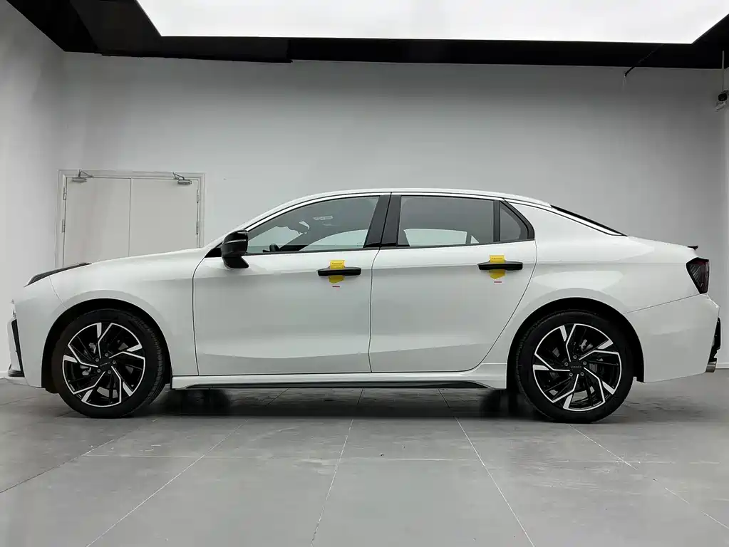 Lynk & Co Lynk & Co 03 2025 1.5TD DCT Champion Edition Plus 2026 - thumbnail 8