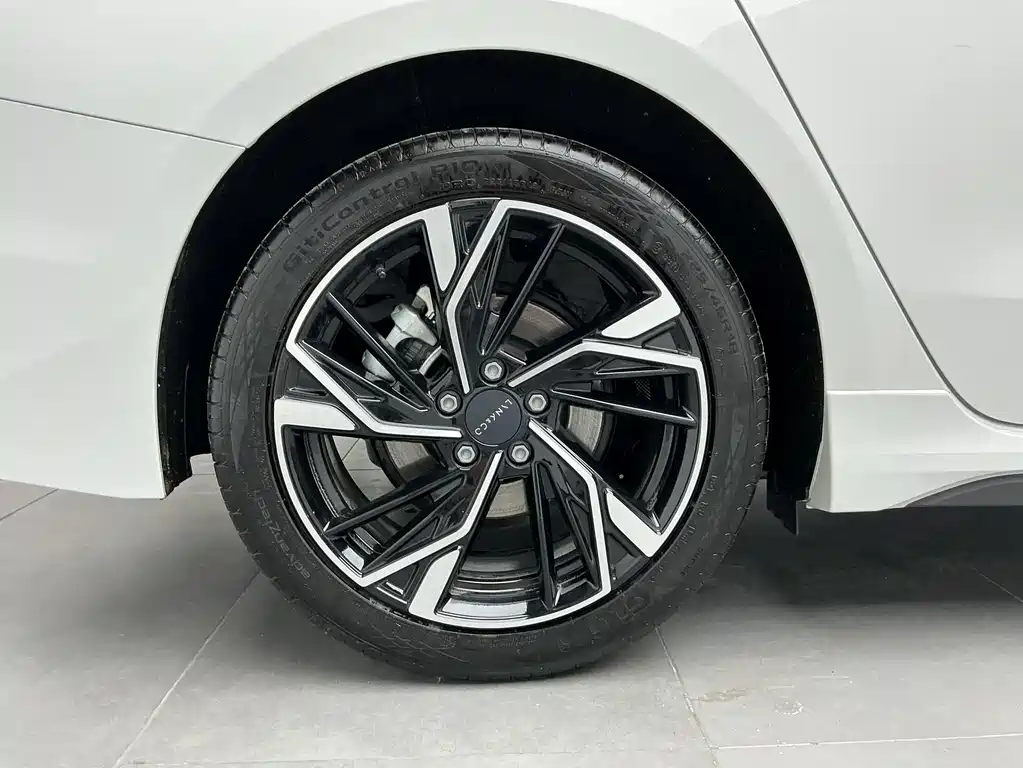 Lynk & Co Lynk & Co 03 2025 1.5TD DCT Champion Edition Plus 2026 - thumbnail 11