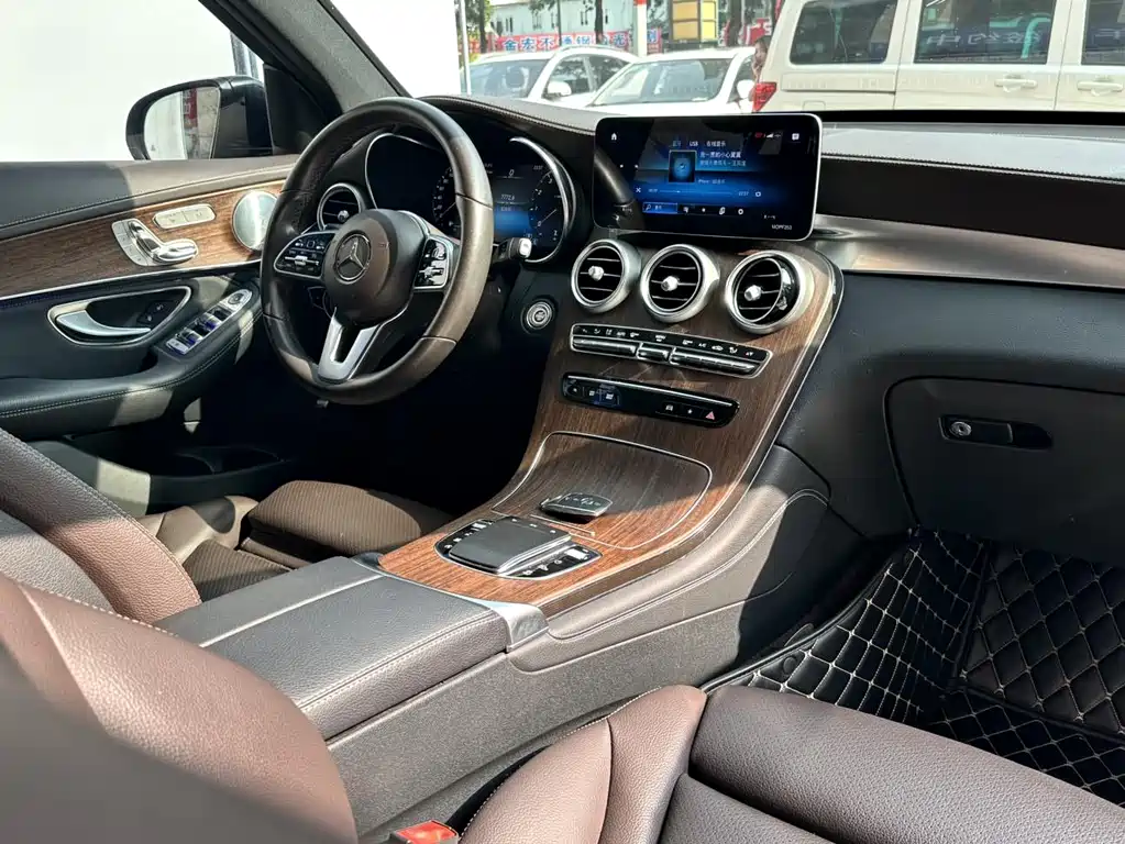 Mercedes-Benz Mercedes-Benz GLC 2020 GLC 300 L 4MATIC Luxury Edition 2020 - thumbnail 9
