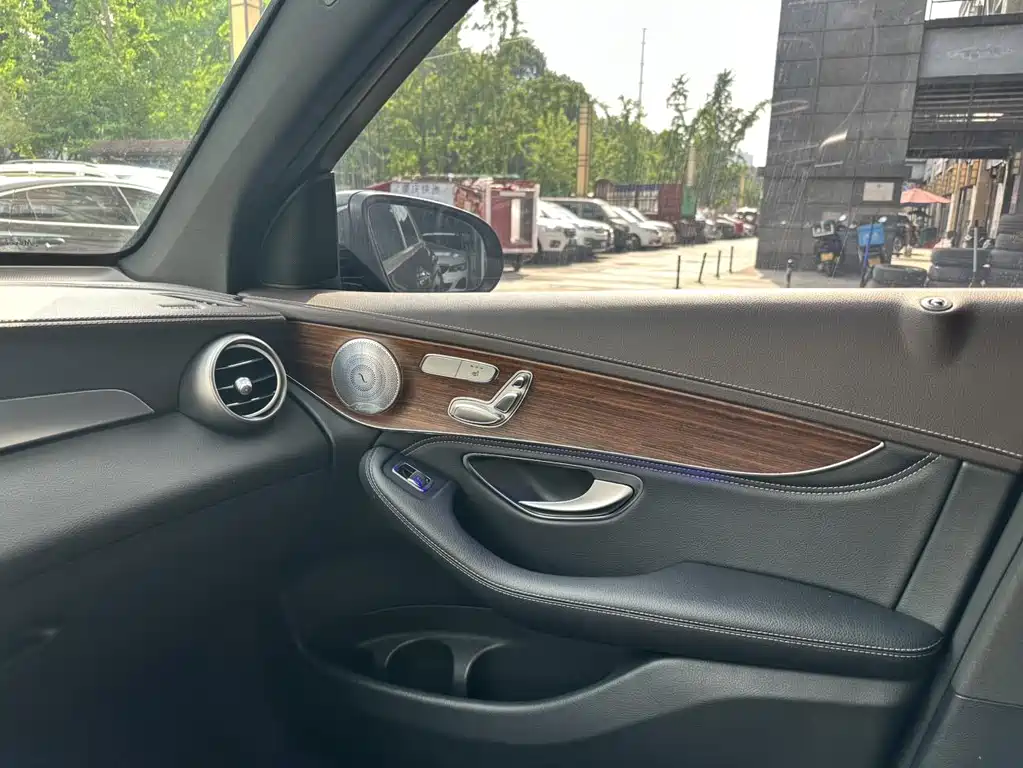 Mercedes-Benz Mercedes-Benz GLC 2020 GLC 300 L 4MATIC Luxury Edition 2020 - thumbnail 20