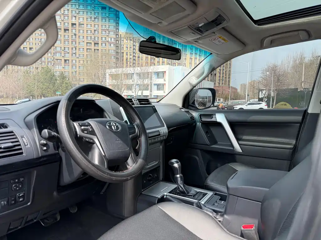Toyota Toyota Land Cruiser Prado (Imported) 2018 Model 2.7L Middle East Version 2018 - thumbnail 4