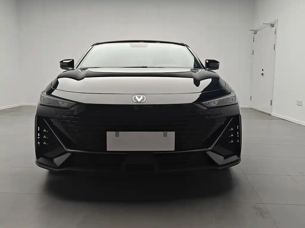 Changan Changan UNI-V 2022 1.5T Premium Edition 2023 - thumbnail 2