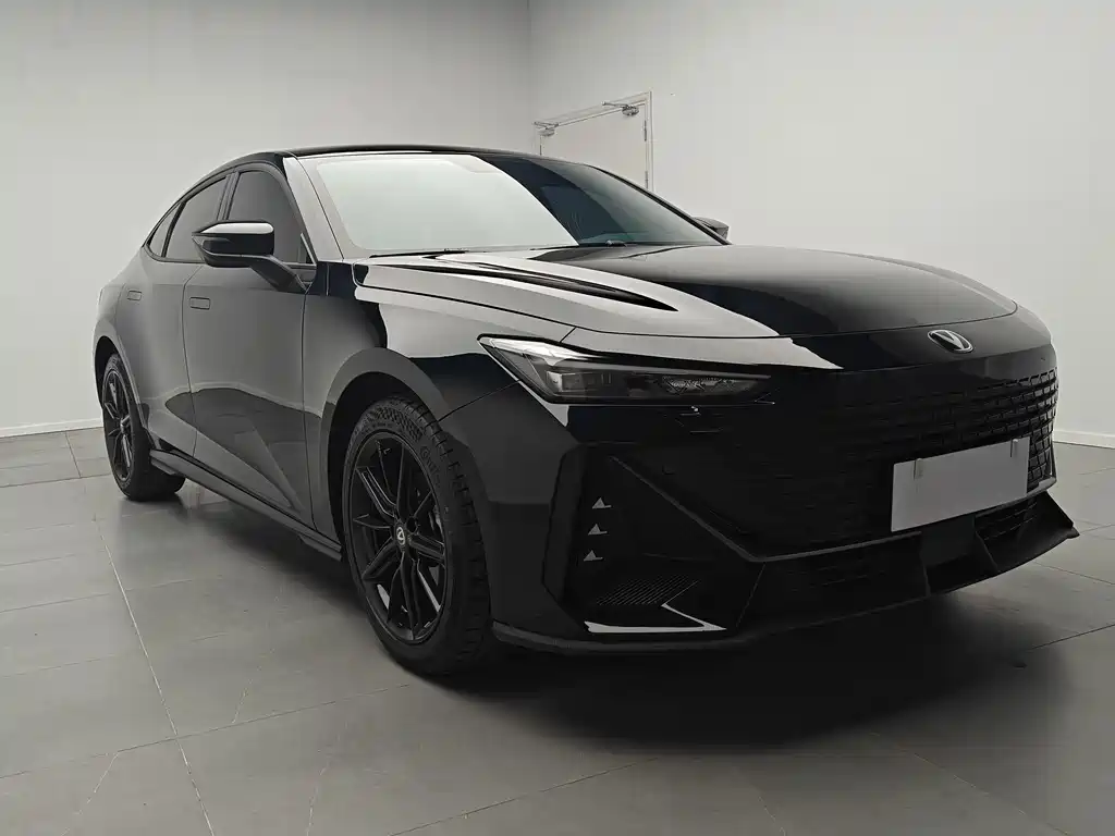 Changan Changan UNI-V 2022 1.5T Premium Edition 2023 - thumbnail 3