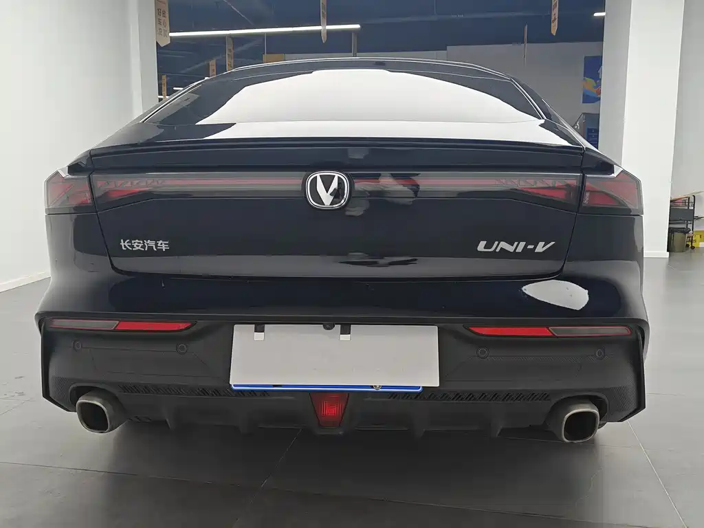 Changan Changan UNI-V 2022 1.5T Premium Edition 2023 - thumbnail 6