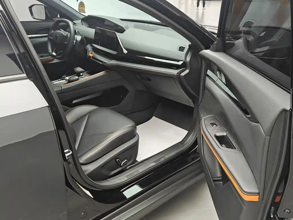 Changan Changan UNI-V 2022 1.5T Premium Edition 2023 - thumbnail 11