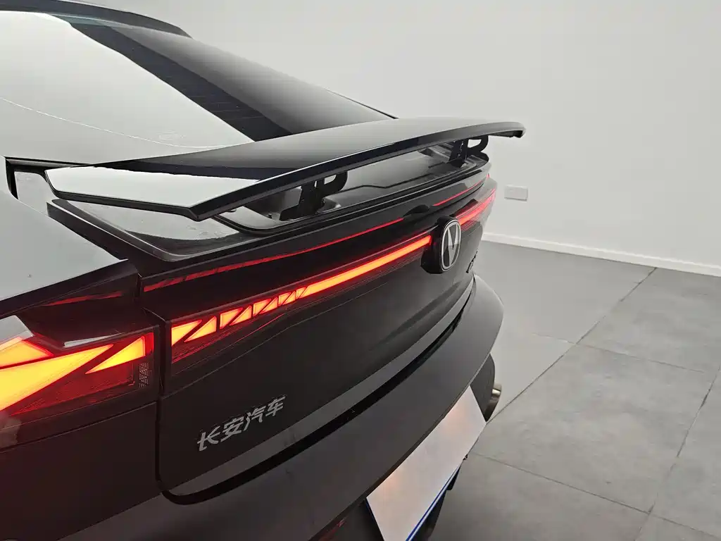Changan Changan UNI-V 2022 1.5T Premium Edition 2023 - thumbnail 14