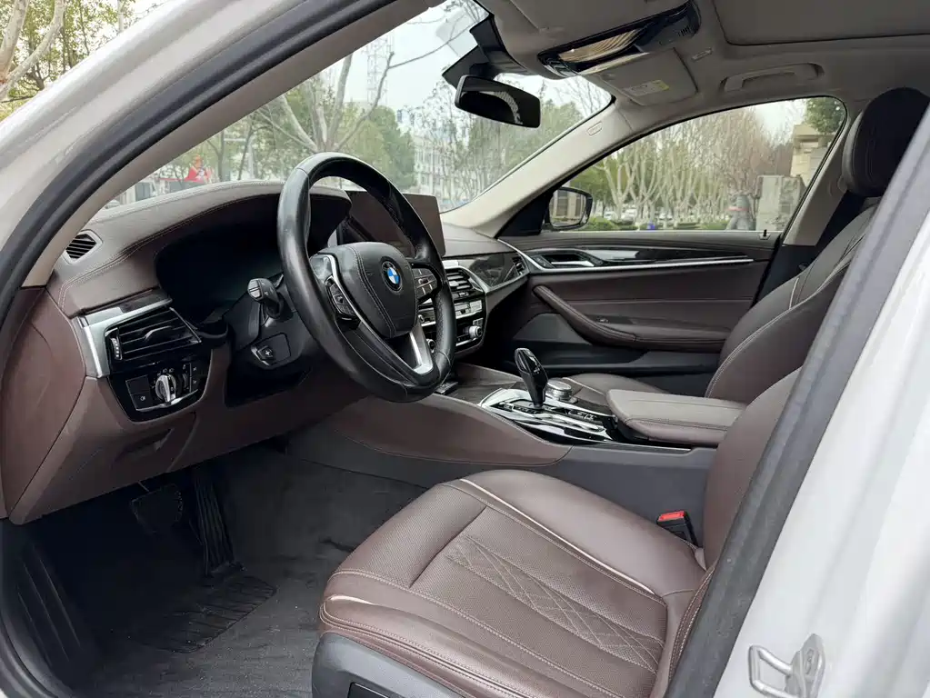 BMW BMW 5 Series 2021 525Li Luxury Package 2020 - thumbnail 4