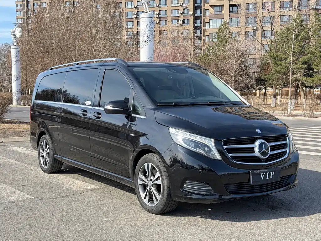 Mercedes-Benz Mercedes-Benz V-Class 2016 V 260 L Exclusive Long Wheelbase Edition 2016 - thumbnail 3