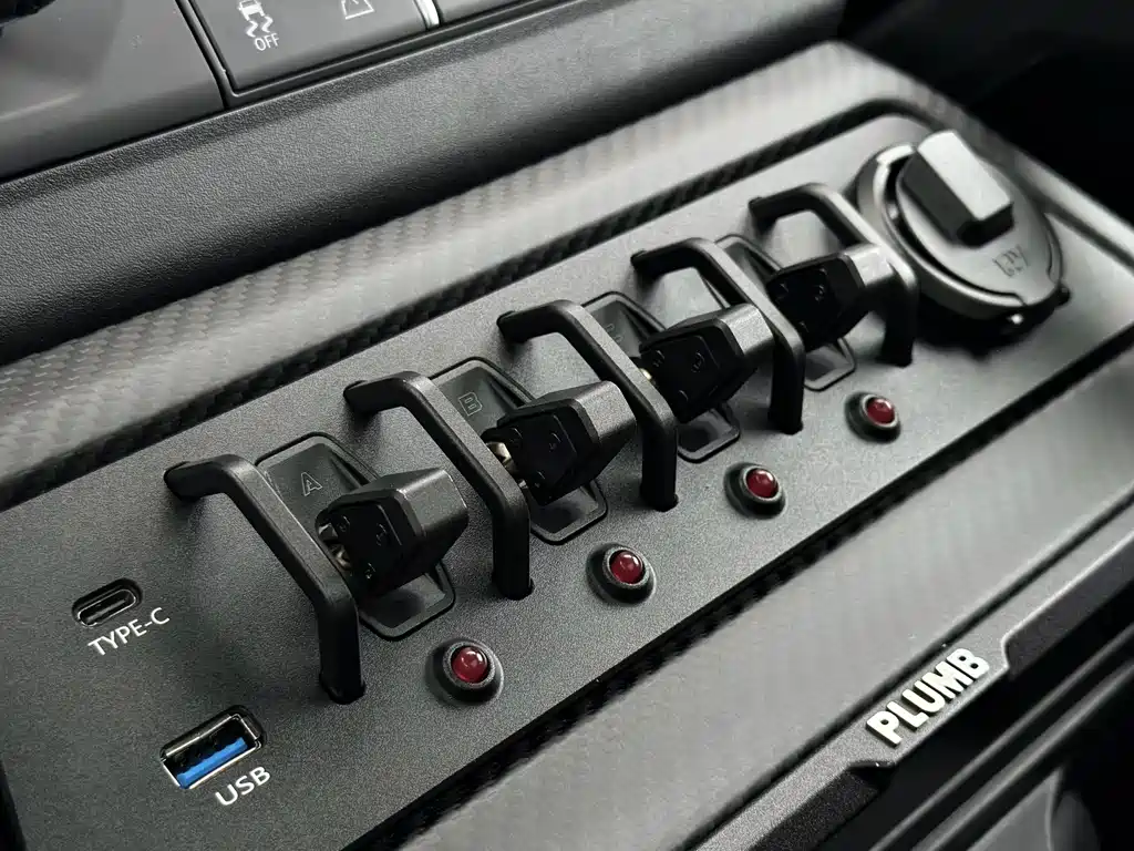 Land Rover Land Rover Defender 2024 110 3.0T P400 Dark Pack Special Edition 2024 - thumbnail 8