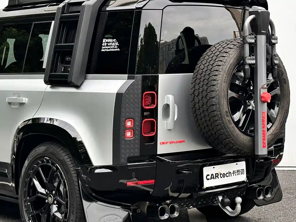 Land Rover Land Rover Defender 2024 110 3.0T P400 Dark Pack Special Edition 2024 - thumbnail 18