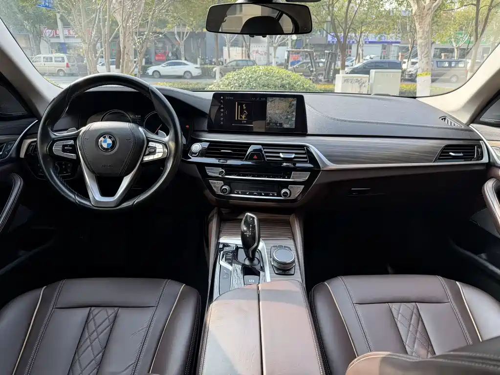 BMW BMW 5 Series 2018 Facelift 530Li Luxury Package 2018 - thumbnail 4