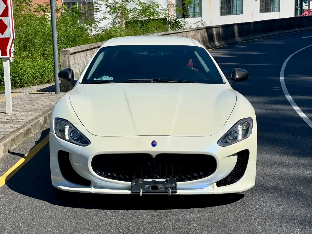 Maserati Maserati GranTurismo 2007 4.2L Standard Edition 2017 - thumbnail 2