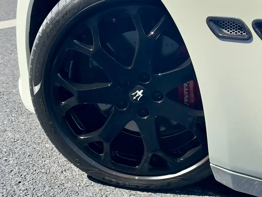 Maserati Maserati GranTurismo 2007 4.2L Standard Edition 2017 - thumbnail 15
