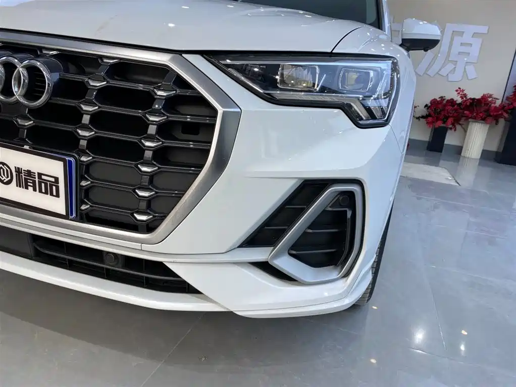 Audi Audi Q3 2021 35 TFSI Fashion & Dynamics Edition 2021 - thumbnail 18