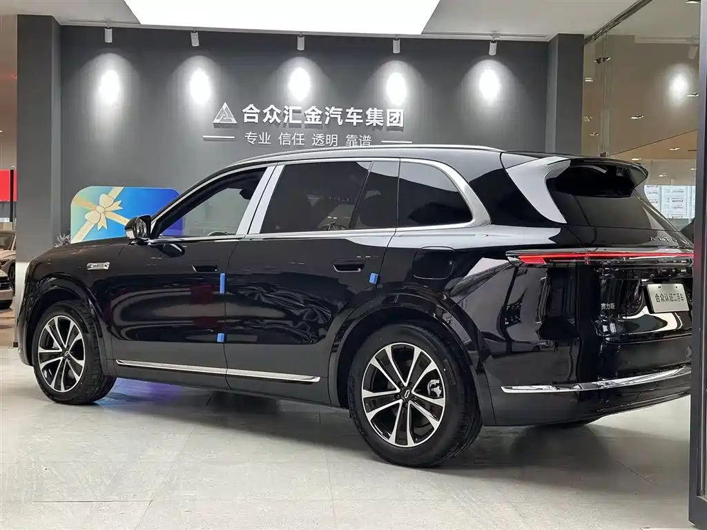 AITO Aito M7 2026 Extended Range Max AWD 5-Seat (with 192-line LiDAR) 2026 - thumbnail 5