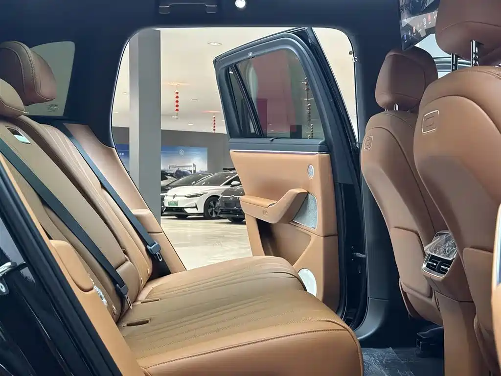 AITO Aito M7 2026 Extended Range Max AWD 5-Seat (with 192-line LiDAR) 2026 - thumbnail 16