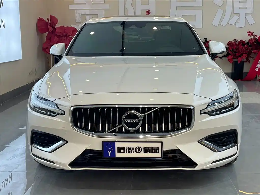 Volvo Volvo S60 2020 T4 R-Design 2020