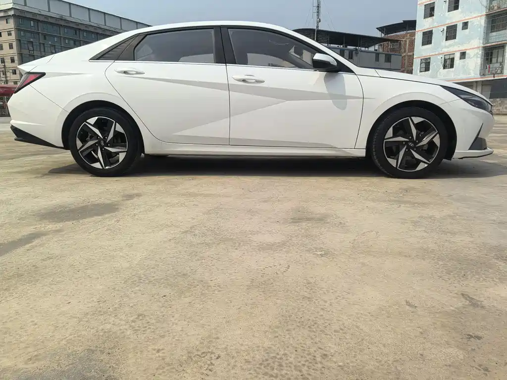 Hyundai Hyundai Elantra 2021 1.5L CVT LUX Premium Edition 2021 - thumbnail 5