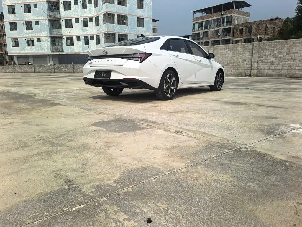 Hyundai Hyundai Elantra 2021 1.5L CVT LUX Premium Edition 2021 - thumbnail 12