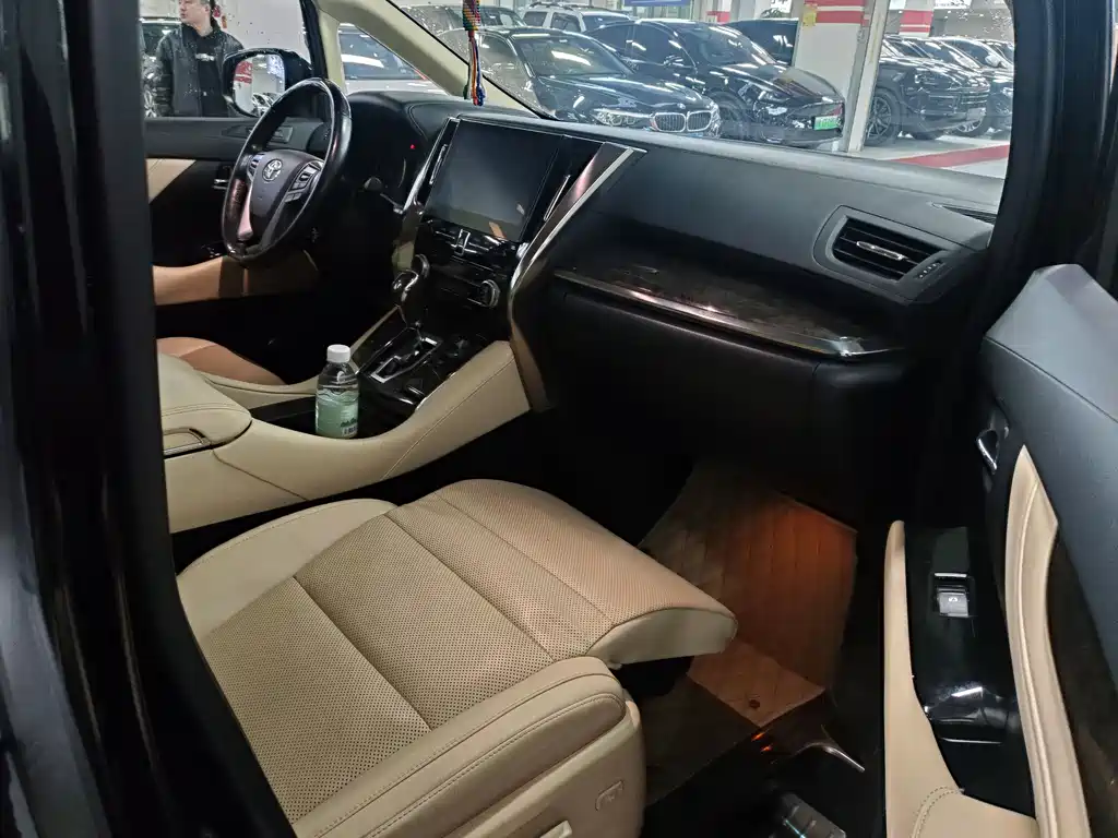 Toyota Alphard 2020 Model Hybrid 2.5L Executive Version 2020 - thumbnail 5
