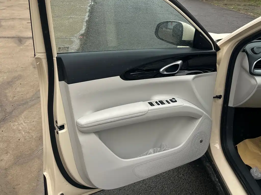 Geely Galaxy Starwish 2026 410km Zizai Edition 2026 - thumbnail 8