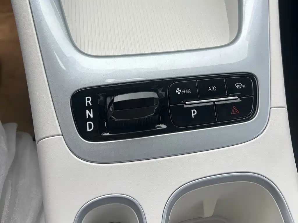 Geely Galaxy Starwish 2026 410km Zizai Edition 2026 - thumbnail 12
