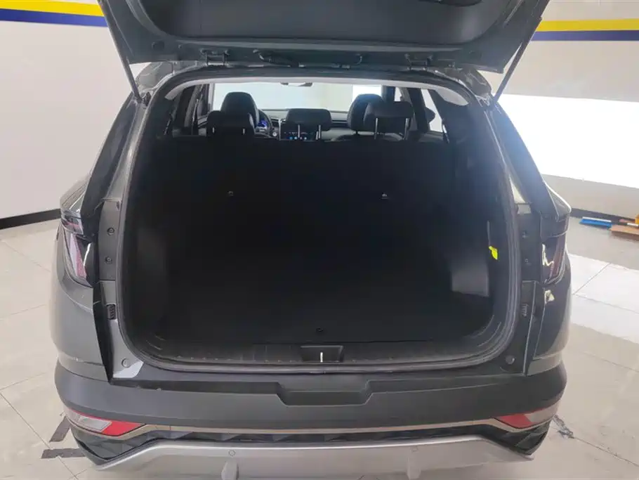 Hyundai Tucson L 1.5T 2WD GLX Elite 2023 - thumbnail 4