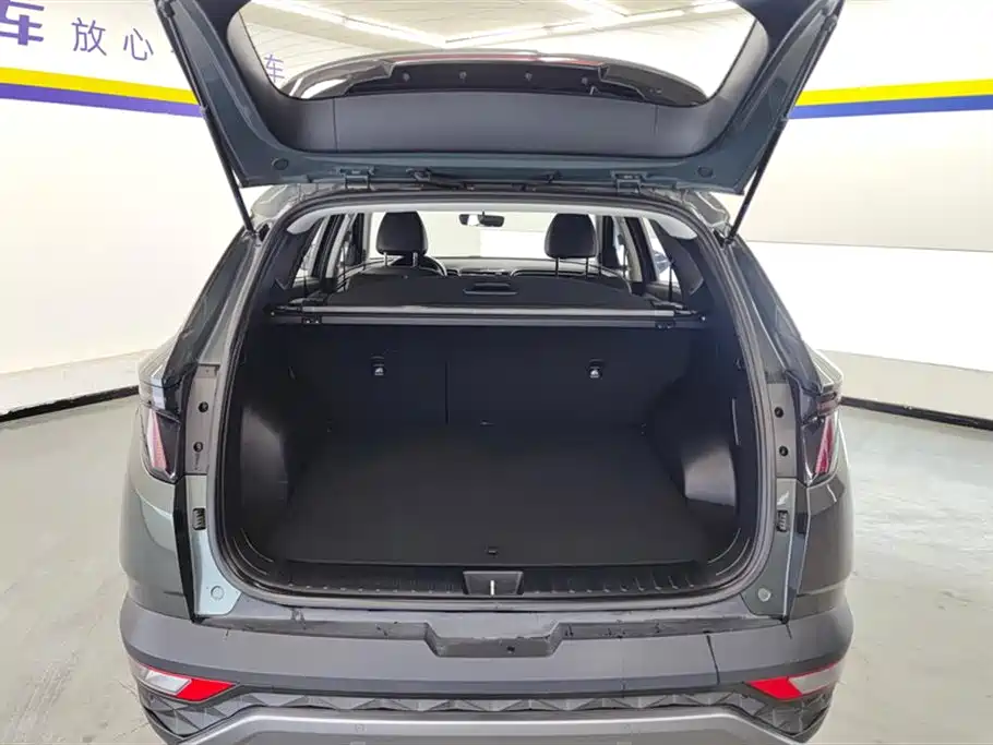 Hyundai Tucson L 1.5T 2WD GLX Elite 2023 - thumbnail 4