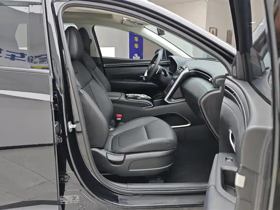 Hyundai Tucson L 1.5T 2WD GLX Elite 2023 - thumbnail 8