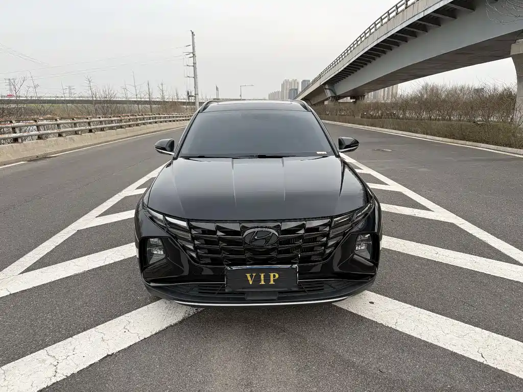 Hyundai Tucson L 1.5T GLX 2023 - thumbnail 2