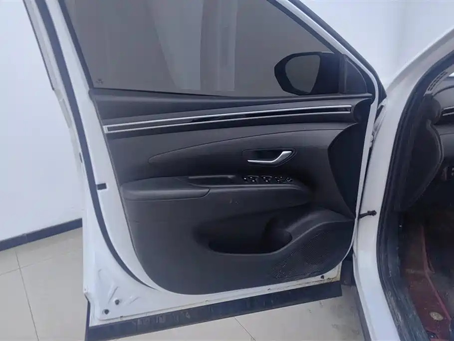 Hyundai Tucson L 1.5T 2WD GLX Elite 2023 - thumbnail 7