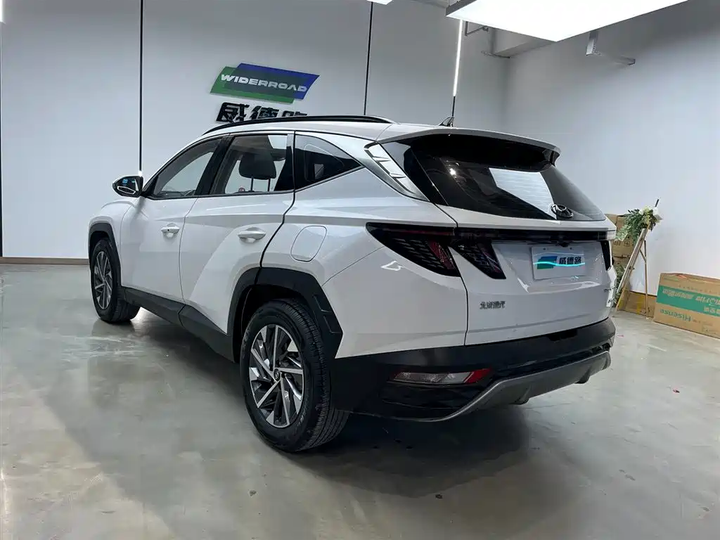 Hyundai Tucson L 1.5T 2WD GLX Elite 2023 - thumbnail 5