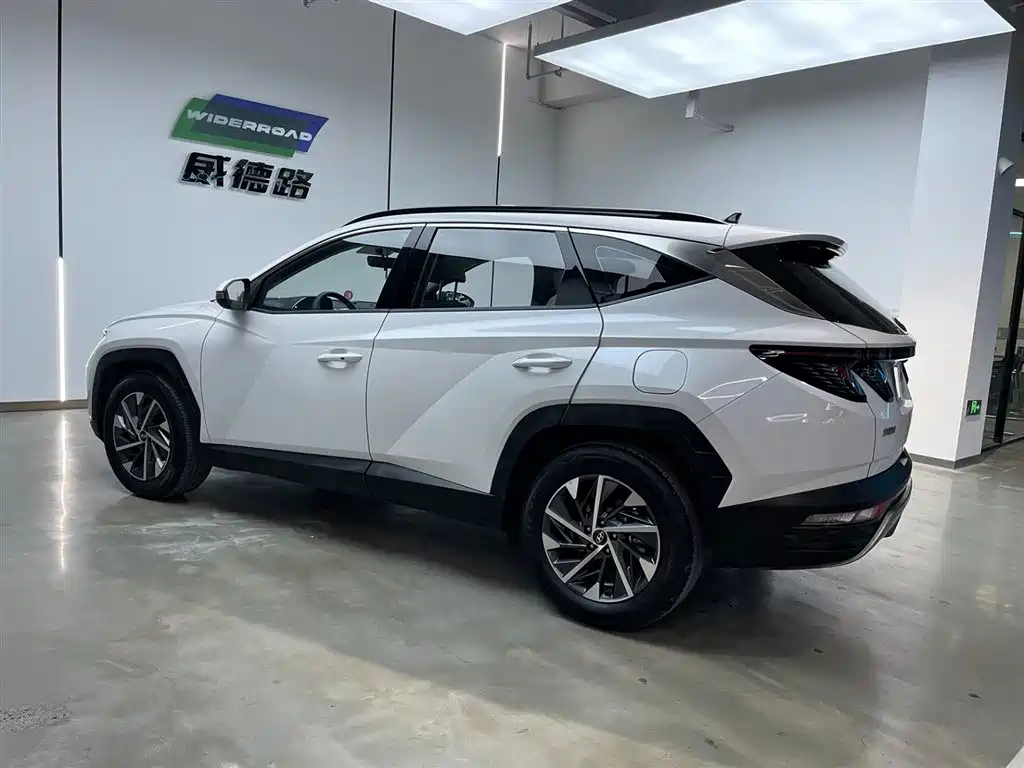 Hyundai Tucson L 1.5T 2WD GLX Elite 2023 - thumbnail 6