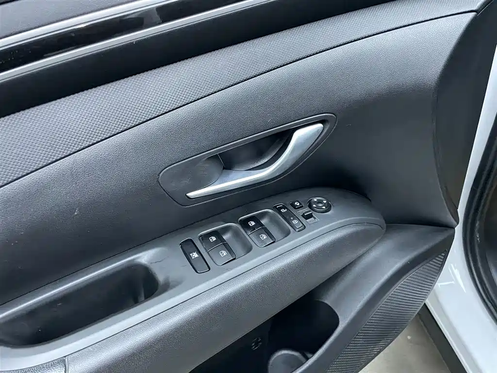 Hyundai Tucson L 1.5T 2WD GLX Elite 2023 - thumbnail 12