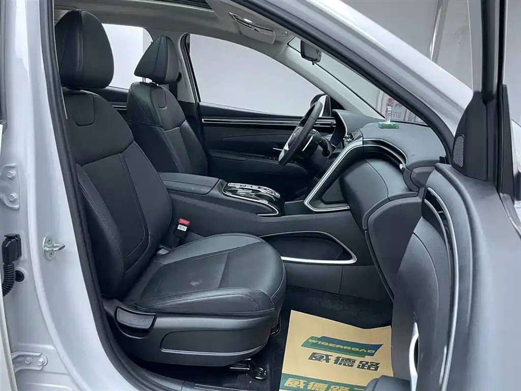 Hyundai Tucson L 1.5T 2WD GLX Elite 2023 - thumbnail 20