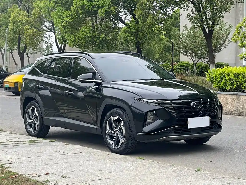 Hyundai Tucson L 1.5T 2WD DLX Luxury 2023 - thumbnail 4