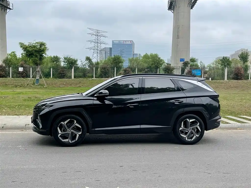 Hyundai Tucson L 1.5T 2WD DLX Luxury 2023 - thumbnail 5