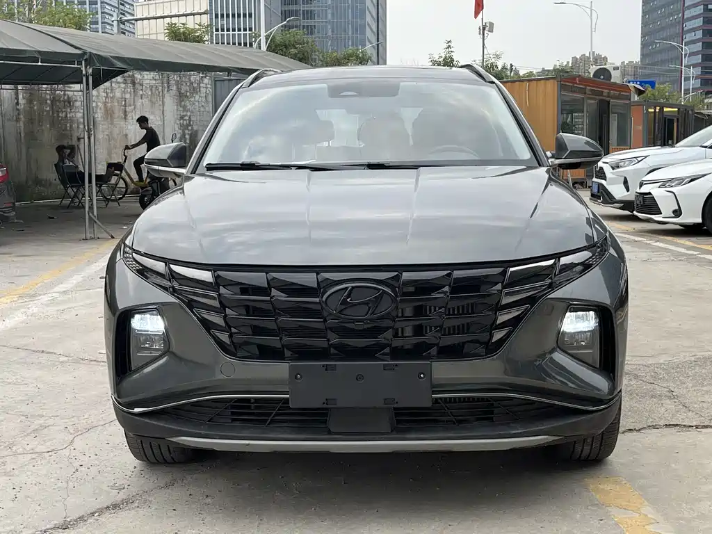 Hyundai Tucson L 1.5T 2WD DLX Luxury 2024 - thumbnail 2