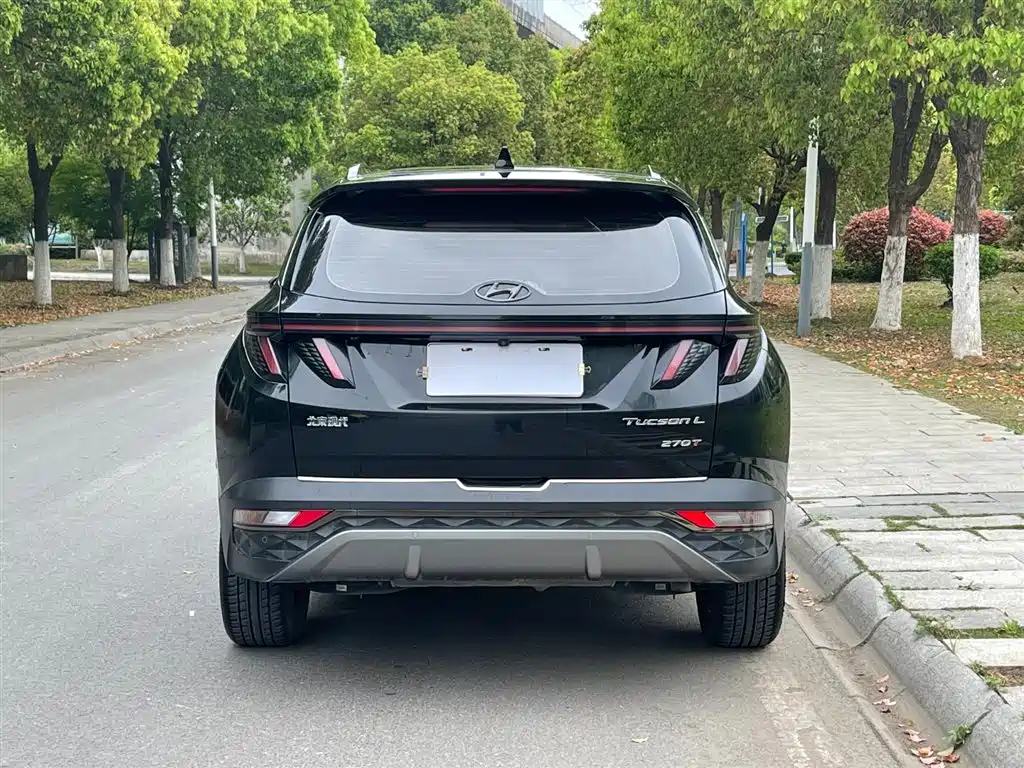 Hyundai Tucson L 1.5T 2WD DLX Luxury 2023 - thumbnail 8